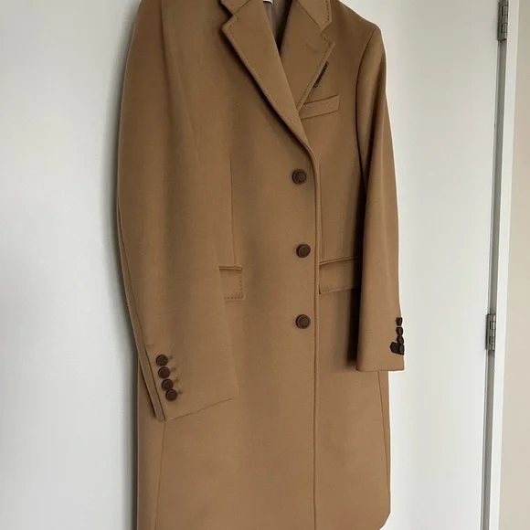 Burberry Beige/Tan Trench Coat Label Detail - Picture 7 of 16
